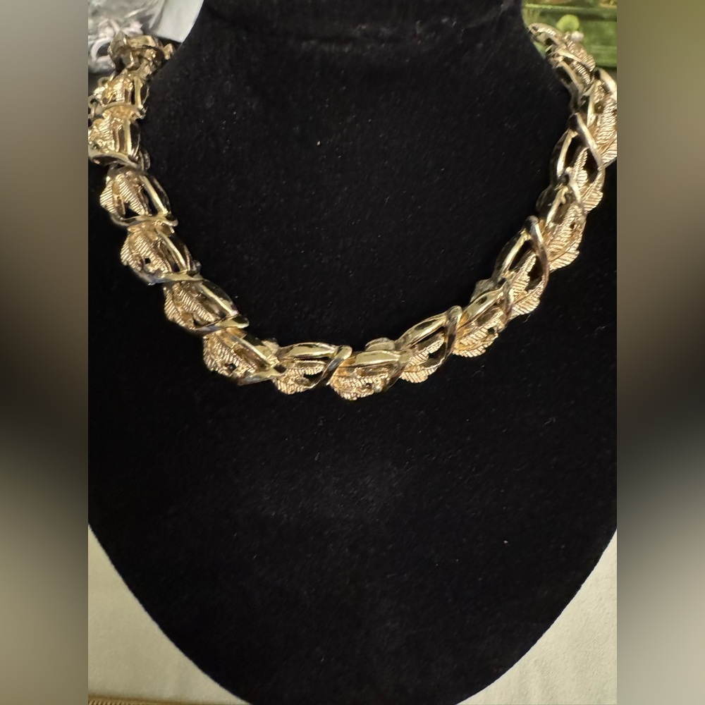 Vintage Gold Tone Women's Choker Necklace